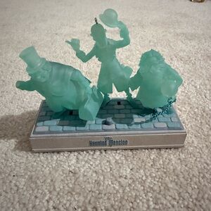 Hallmark Haunted Mansion Hitchhiking Ghosts Ornament- Lights Up and Makes Sound